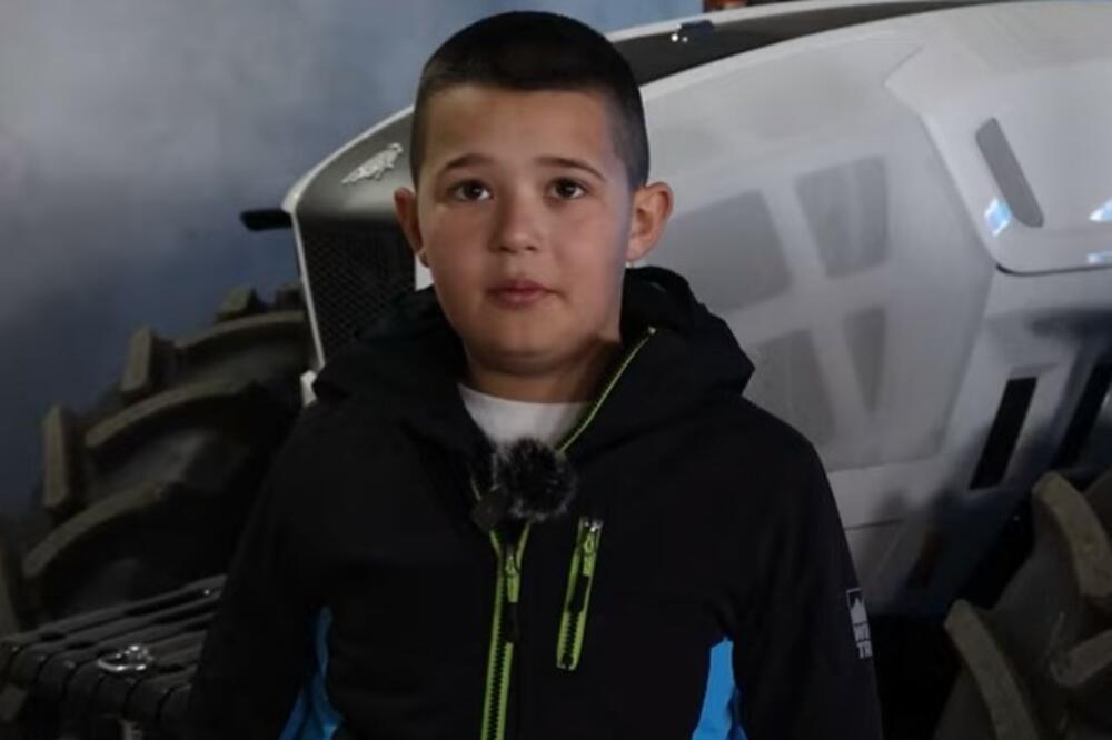 IVAN (10) UMESTO TROTINETA VOZI LAMBORDŽINI TRAKTOR: On je MLADA NADA srpske POLJOPRIVREDE, a evo o čemu SANJA!