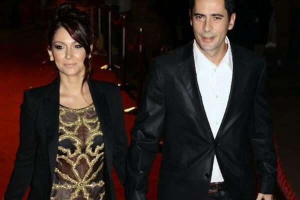 U OVOM STANU ŽIVI BRAT ŽELJKA JOKSIMOVIĆA SA SUPRUGOM I SINOM: Poznati glumac se NE RAZBACUJE, skromno i SA UKUSOM