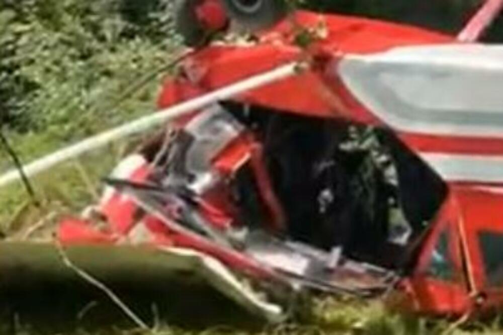 PRVI SNIMAK AVIONA KOJI JE PAO U ULCINJU: Poznat IDENTITET pilota i putnika, obojica prevezena u BOLNICU (VIDEO)