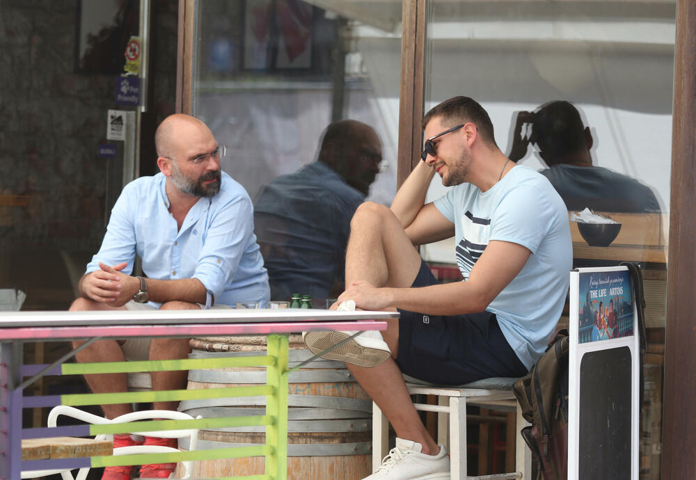 Biković je trenutno u srpskoj pretonici i vreme provodi sa svojim prijateljima