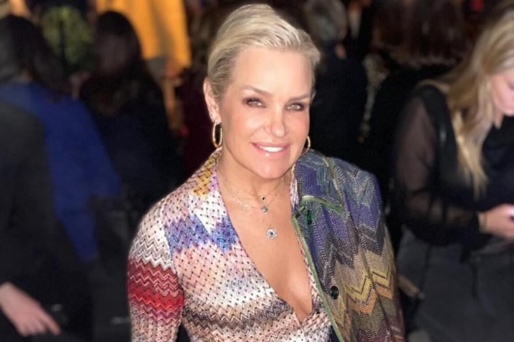 VRUĆA BAKA VOLI DA SE SLIKA U TANGAMA! Mozak STAJE kad ona pokaže ATRIBUTE, ove slike nisu za MALOLETNE