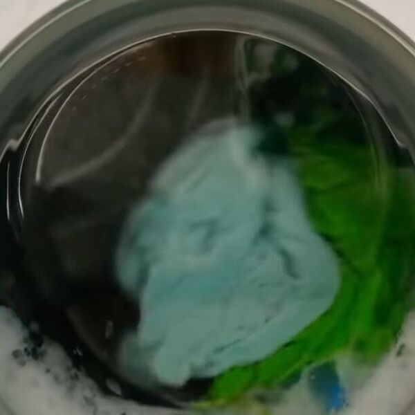 Žene masovno ubacuju teniske loptice u veš mašinu! Tvrde da pravi ČUDO OD ODEĆE, evo o čemu se radi