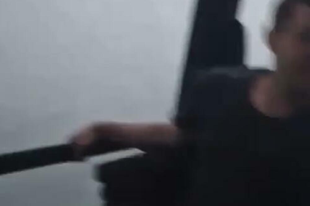 OSMORO DECE ZAROBLJENO NA ŽIČARI NA VISINI OD 400 METARA! Drama u Pakistanu, pukla jedna od SAJLI