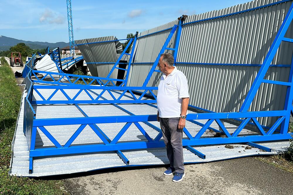 MEŠTANI TRBUŠANA JOŠ UVEK U ŠOKU NAKON OLUJE: Preteška KONSTRUKCIJA sa STADIONA uklonjena sa PRUGE! (FOTO)