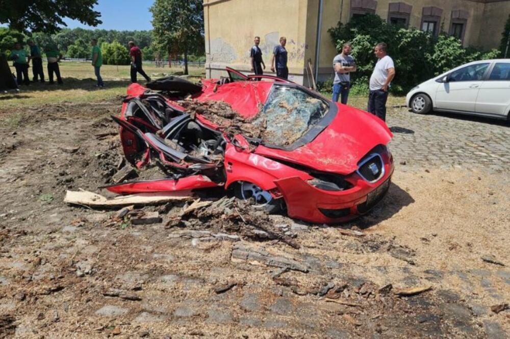 "AUTOMOBILI MOGU DA BUDU...": Ministar Blagojević NEMA DOBRE VESTI za vlasnike UNIŠTENIH VOZILA u OLUJI!