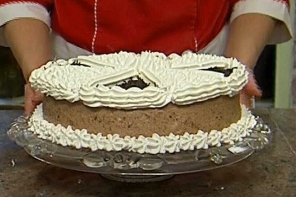 TRADICIONALNA FANTAZIJA SA ORASIMA: Lakše se sprema od bilo koje druge TORTE sa korama - čuvena KATARINA