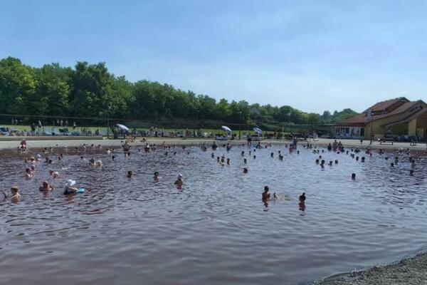 GDE SE NALAZI NAJČUDNIJE JEZERO U SRBIJI? Ima neobičnu boju, a postoji samo u 3 daleke zemlje i kod nas (FOTO)