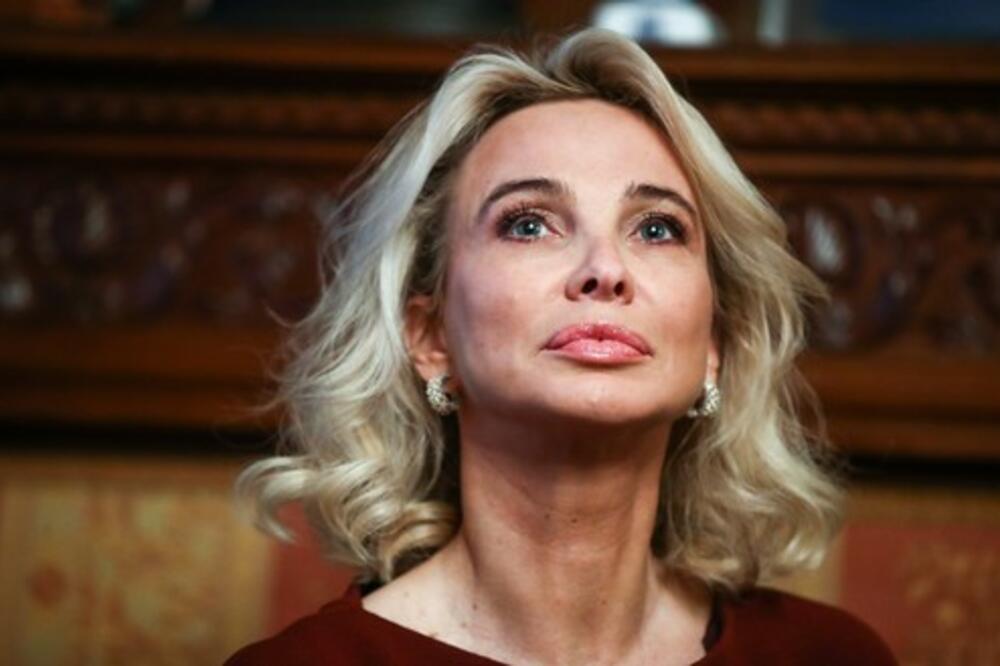 BIVŠA LJUBAVNICA SE NAOŠTRILA, NAKON SKANDALOZNIH TVRDNJI NIŠTA NEĆE BITI ISTO: Veza koja je dovela do PADA KRALJA