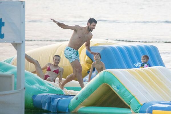 SRBI ĆE SE ŠOKIRATI KADA VIDE KAKO NOVAK ĐOKOVIĆ OPORAVLJA KOŽU: Malo ko bi se USUDIO na ovo, BRAVO MAJSTORE