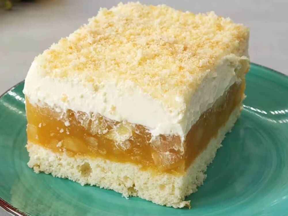 Parče lenje pite na tanjiru