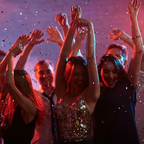 BUDITE PRIMEĆENI NA SVAKOJ ZABAVI: Izdvojte se iz mase i budite jedinstveni sa ovim LED NAOČARAMA!