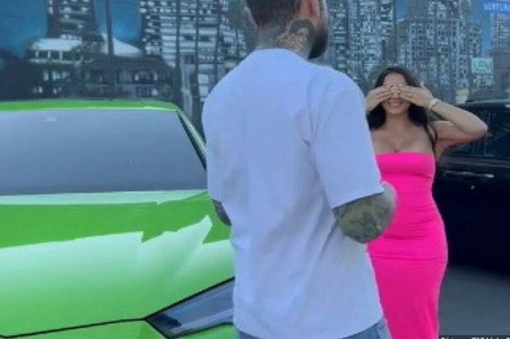 KUPIO ŽENI LAMBORGINI IZ NAJBIZARNIJEG RAZLOGA: Zbog onoga što je uradila bi je svaki muškarac OTERAO! (VIDEO)