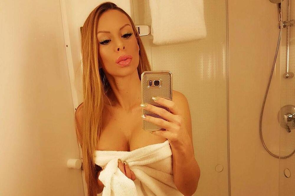 ŽELI TROJKU SA OVA DVA POZNATA SRBINA: Pevačica šokirala PRIZNANJEM za Espreso, VOLELA BI DA IH VIDI GOLE