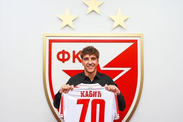 ZVEZDA DOVELA NOVO POJAČANJE: Potpisao Uroš Kabić! (VIDEO/FOTO)