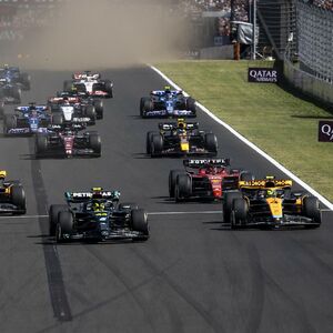 F1 SPEKTAKL U AUSTRALIJI, VOZILO SE ATRAKTIVNIJE NEGO IKADA, ALI SU VOZAČI VAN SEBE: "Ovo nije trkanje već ludilo"!