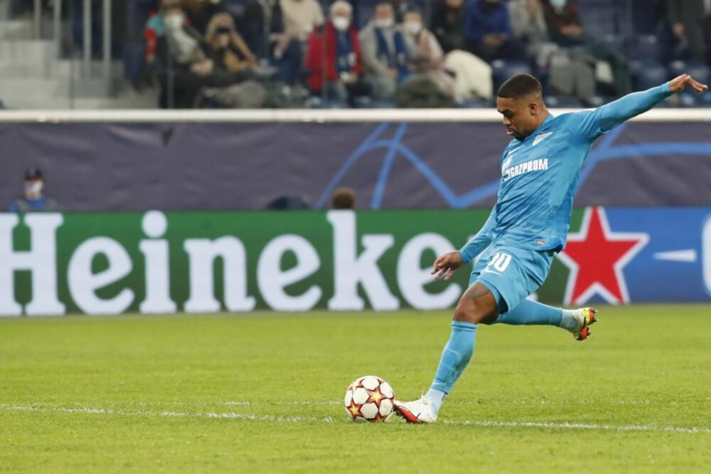 DA LI JE MITROVIĆ SLEDEĆI? Al-Hilal kupio najboljeg igrača Premijer lige!