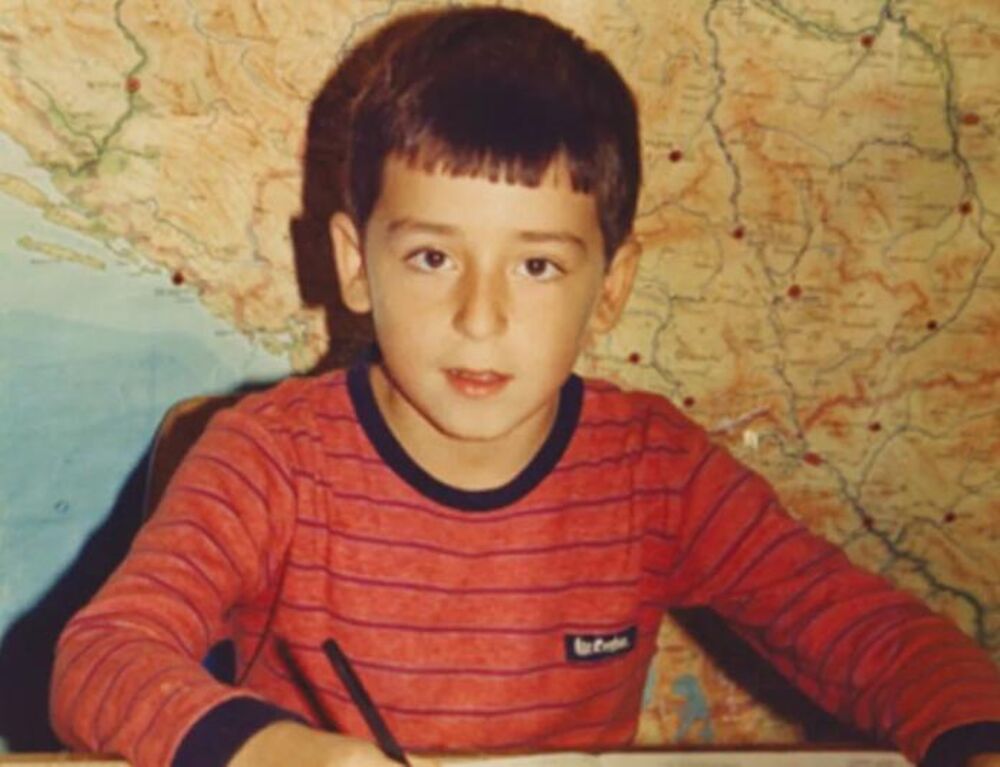 Malo ko zna kakvi su njegovi početni koraci u novinarstvu