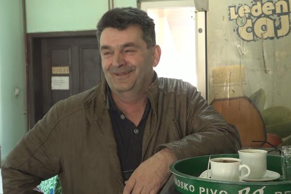 GAZDA MLAĐI INFLACIJA NE MOŽE NIŠTA: I dalje kuva kafu za 60 DINARA, a uz to daje GRATIS za 2 STVARI (FOTO)