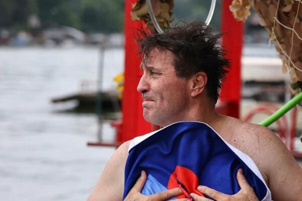 EVO GDE JE MEMEDOVIĆ I ŠTA RADI POSLE OTKAZA NA RTS-u: Voditelj MOKAR do gole kože (FOTO)