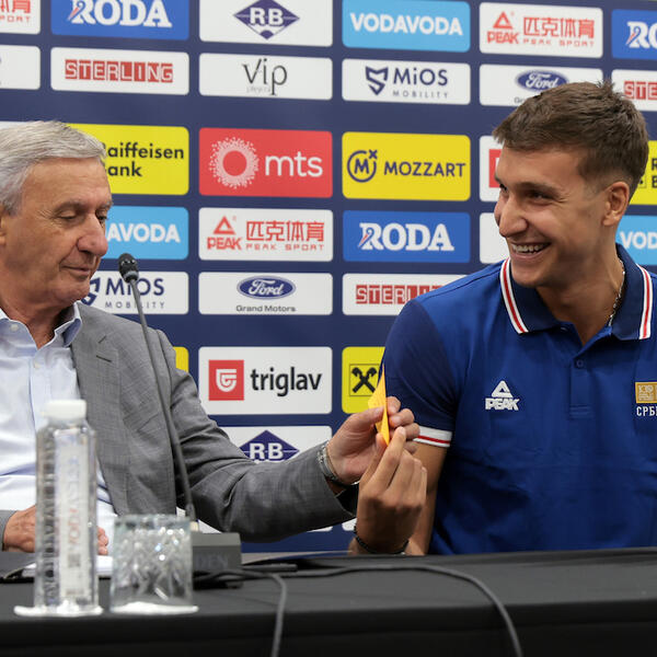 PEŠIĆ VERUJE U PREOSTALE ADUTE: Žao je i meni, ali se ciljevi ne menjaju - neću biti trener kada dođe stranac