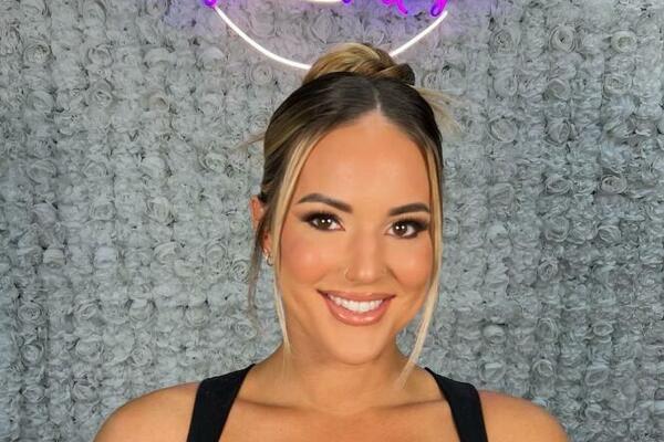 OVAJ VIDEO JE ZA 12 SATI ODGLEDALO 27 MILIONA LJUDI: Naravno, u pitanju je ZANOSNA PLAVUŠA, a evo ŠTA na njemu radi