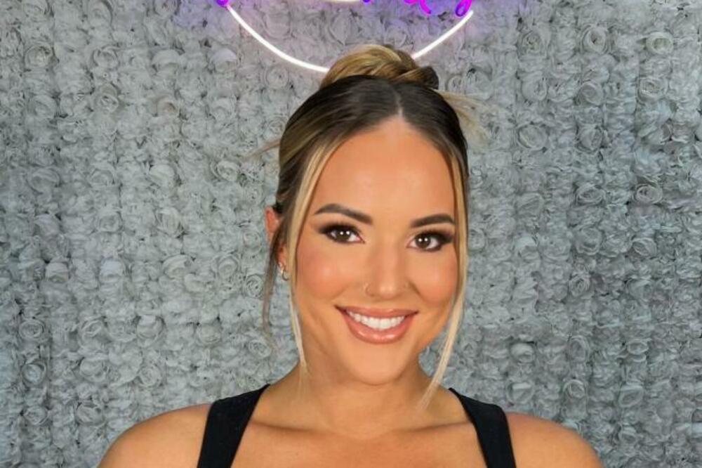 OVAJ VIDEO JE ZA 12 SATI ODGLEDALO 27 MILIONA LJUDI: Naravno, u pitanju je ZANOSNA PLAVUŠA, a evo ŠTA na njemu radi