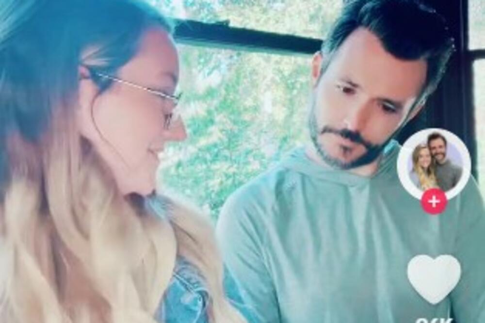 PAR SE USELIO U KUĆU, A SADA PROLAZE HOROR: Dobili JEZIVU poruku baš od njega, otkrivena im NEOBIČNA TAJNA! VIDEO