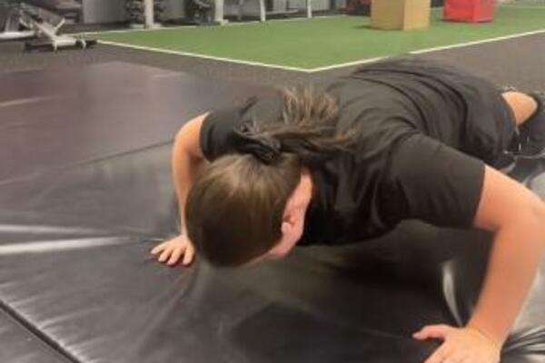 NIJE MOGLA DA ZAMISLI DA SE POPNE UZ STEPENICE, A DANAS IZGLEDA KAO BOMBA: Radila je OVO tačno 100 dana (VIDEO)