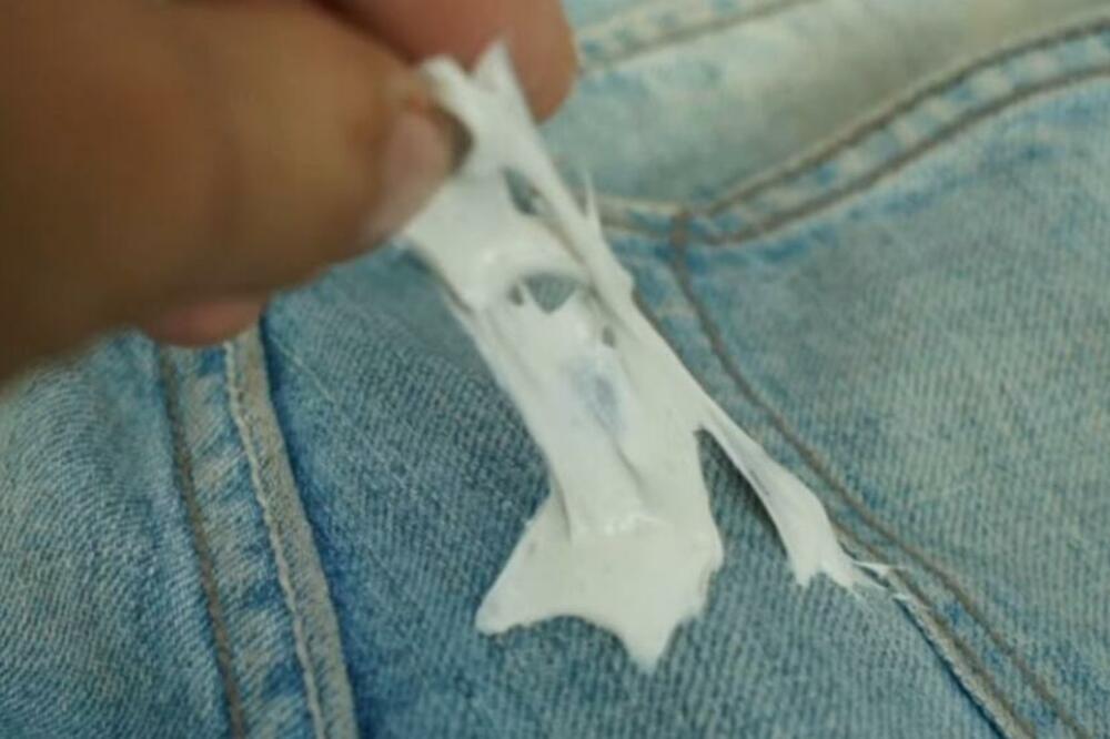 UZ OVU CAKU ĆETE SKINUTI ŽVAKU SA ODEĆE BEZ PO MUKE: Svi misle da znaju KAKO TREBA, ali prave samo još GORE