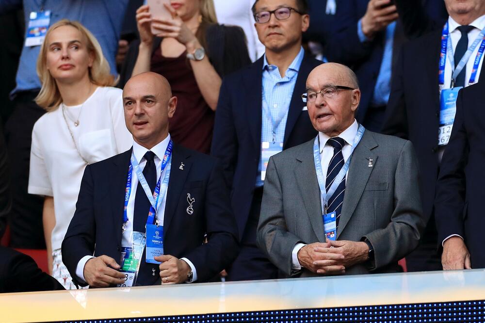 SKANDAL: Vlasnik Totenhema (86) odavao insajderske informacije LJUBAVNICAMA i prijateljima - zaradili MILIONE!