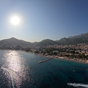 "NEKADA PRAVI RAJ, A SADA..." Fotografija Budve iz 1970-ih izazvala haos u regionu, dobro je pogledajte (FOTO)