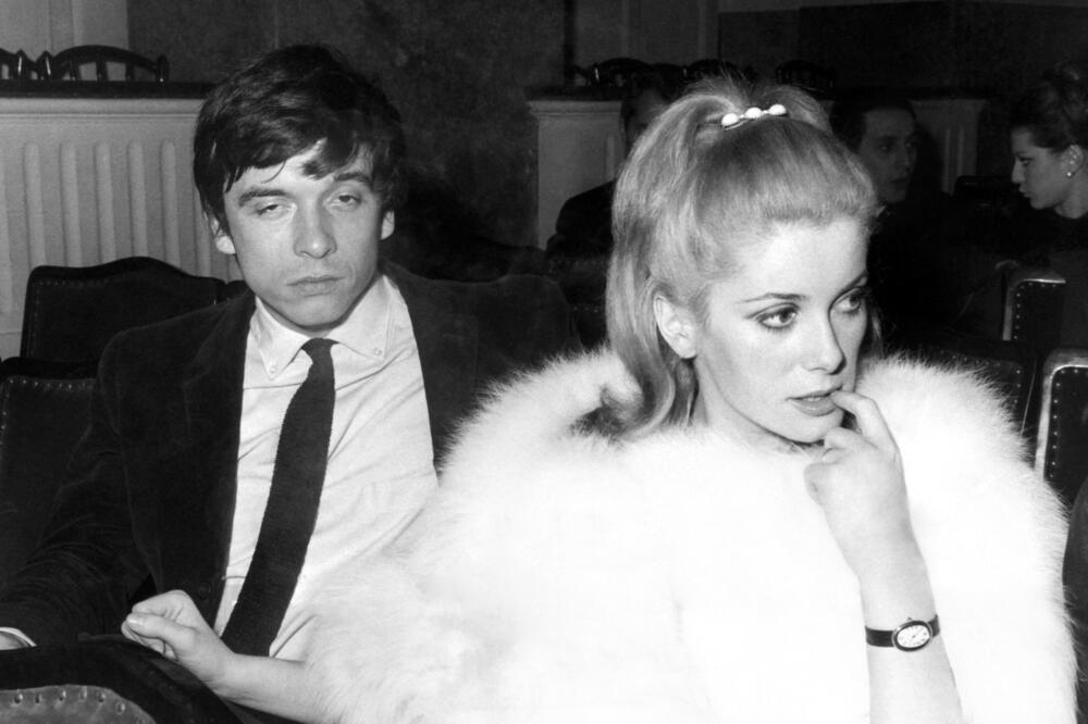 SVI MUŠKARCI SU LUDELI ZA NJOM, POZIRALA GOLIŠAVA I ZA PLEJBOJ: Farbala se u PLAVO zbog stvari koja će vas ŠOKIRATI