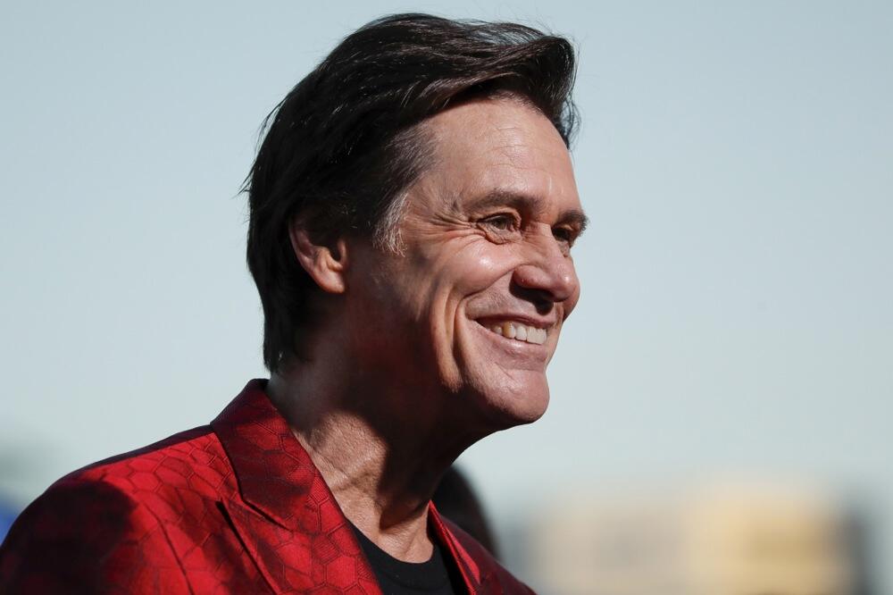 SVOJIM HUMOROM JE SMETAO POLITIČARIMA: Njegova BIOGRAFIJA je puna TEŠKIH TRENUTAKA, a svi ga OBOŽAVAJU