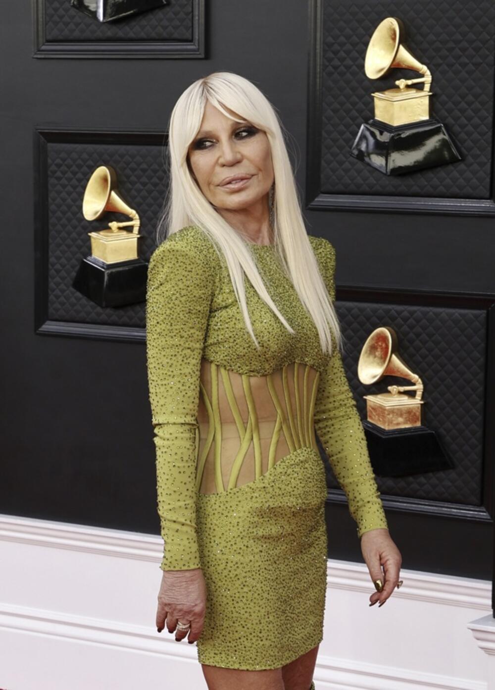 Nakon Đanijeve smrti Donatela je predvodila viziju dizajna kompanije.