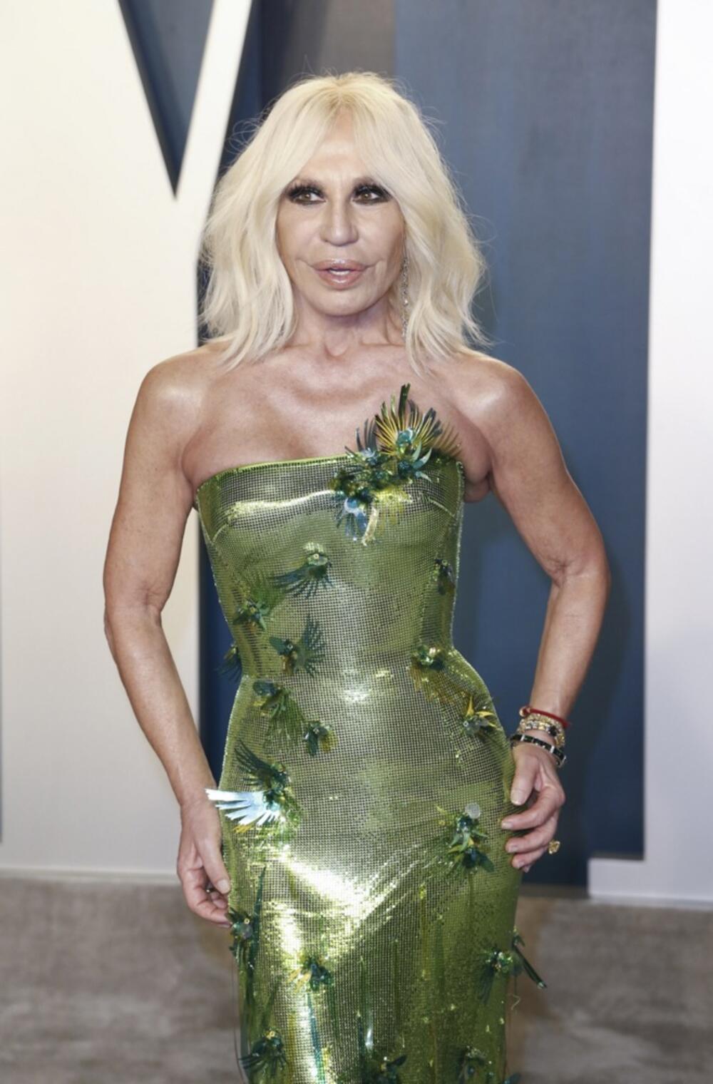 Zadržavajući originalni etos svog brata, ona unosi u kolekcije veću raznolikost i prilagodljivost.