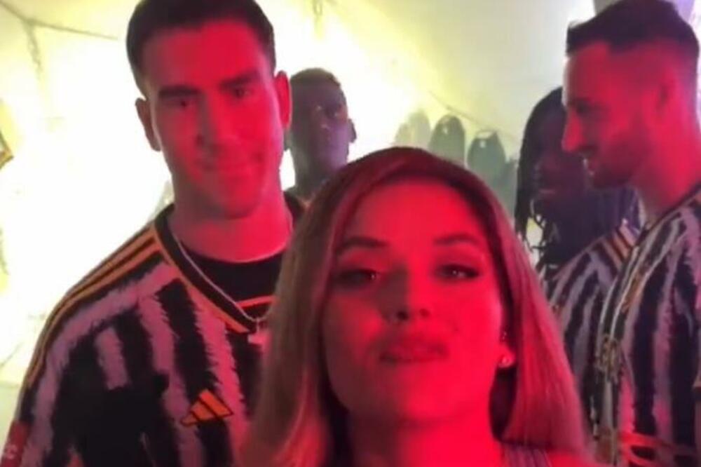 VLAHOVIĆ U GLAVNOJ ULOZI: Prišao s leđa atraktivnoj novinarki i napravio šou! (VIDEO)