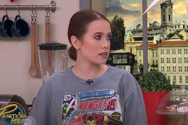 NAŠA PEVAČICA PALA NASRED BINE, PA ZAVRŠILA U HITNOJ: Evo koji su dalji KORACI i kako se trenutno OSEĆA