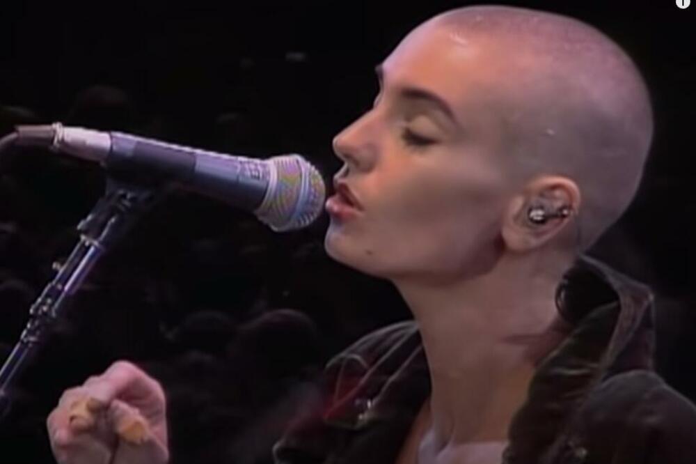 UZNEMIRUJUĆI DETALJI ŽIVOTA PREMINULE PEVAČICE: Jezive PRIČE koje izazivaju TUGU I BOL