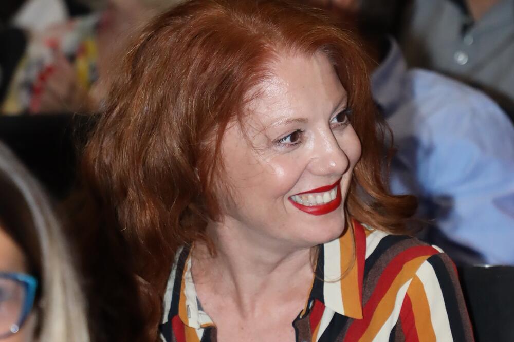 POREKLO JELENE ĐOKIĆ ĆE VAS IZNENADITI: Više puta se SELILA, pa se udala za 20 godina STARIJEG GLUMAČKOG MOĆNIKA