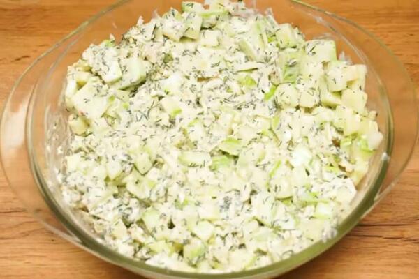 SPREMITE TIKVICE BEZ KUVANJA I PEČENJA ZA TILI ČAS: Dodajte SIR i jedan NAMAZ i dobićete PRAVO LETNJE JELO