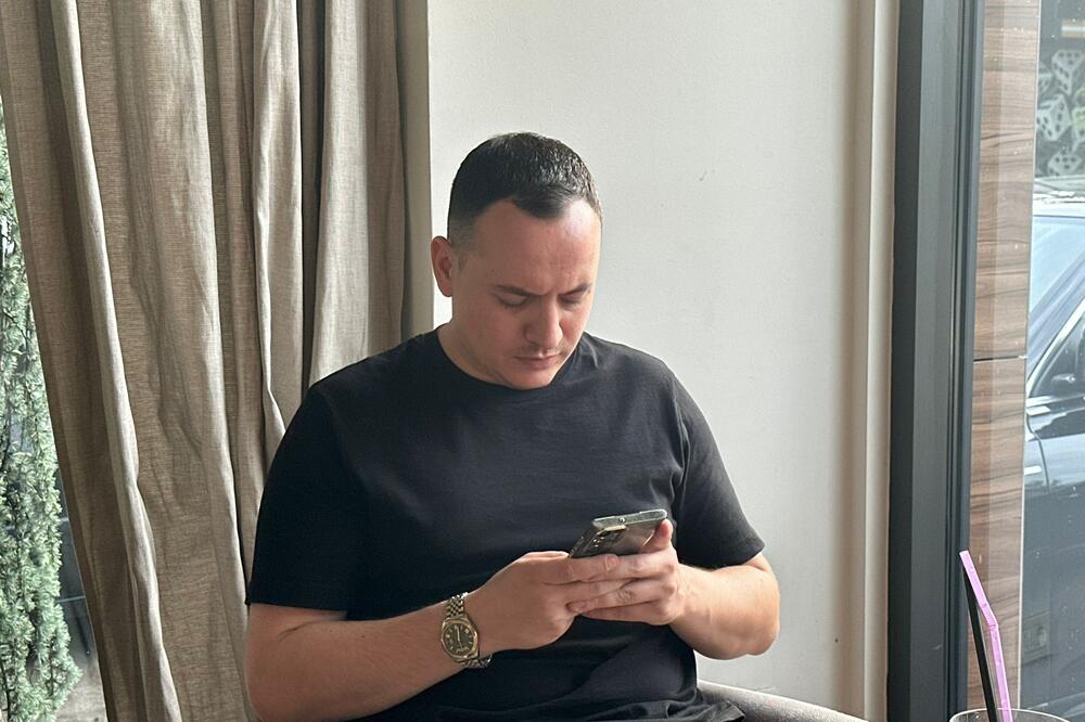 POSLE IZNENADNOG RAZVODA KRENUO DALJE: Bivši muž voditeljke Pinka stigao u Beograd - u pratnji mu OVA DAMA