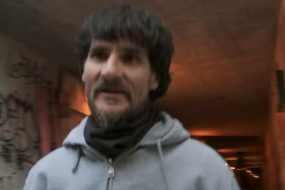 OVAJ BESKUĆNIK JE NAPRAVIO DOM U KANALIZACIJI, LJUDI NE MOGU DA VERUJU ŠTA SVE IMA: Čim je POKAZAO, zanemeli su