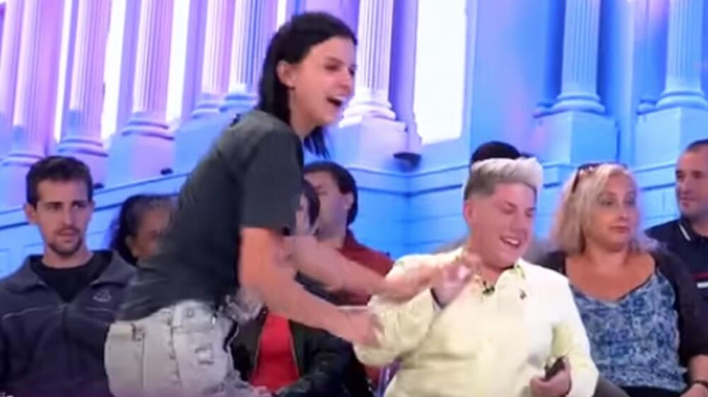 Niko se nikad nije trudio kao Anita sada.