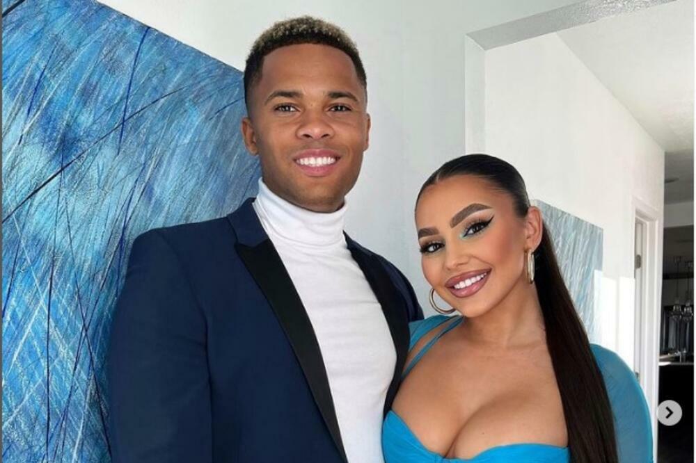 MIONA IZ NIŠA OTIŠLA ZA AMERIKU I NAPRAVILA MILIONE: Proslavila se i SNIMCIMA SA DEČKOM (VIDEO)