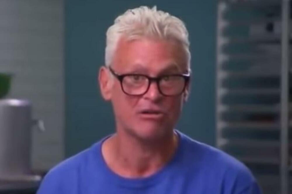 KADA VIDITE ČIME SE OVAJ ČOVEK HRANI NEĆE VAM BITI DOBRO: I sve to zato što ŠTEDI NOVAC, ljudi u NEVERICI (VIDEO)