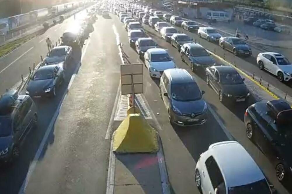 Gužve na granicama od ranog jutra: Najkritičnije je na ova dva prelaza!