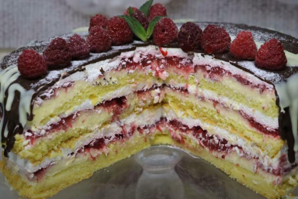 OVU TORTU I NAJSMOTANIJA DOMAĆICA MOŽE DA NAPRAVI: Bez PEČENJA, a sve SRPKINJE se utrkuju za RECEPT