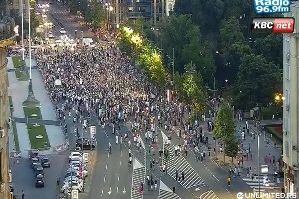 UŽIVO: Završen protest "Srbija protiv nasilja", saobraćaj u Nemanjinoj je ponovo uspostavljen