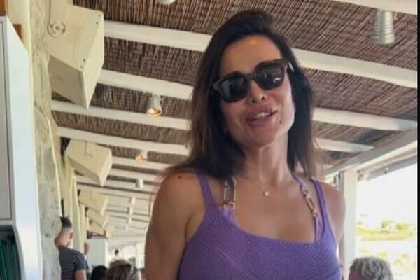 SEVE VRELIM PLESOM OSTAVILA SVE BEZ DAHA NA PLAŽI: Uvija se i MEŠA, svi komentarišu koliko je DOBRA (VIDEO)