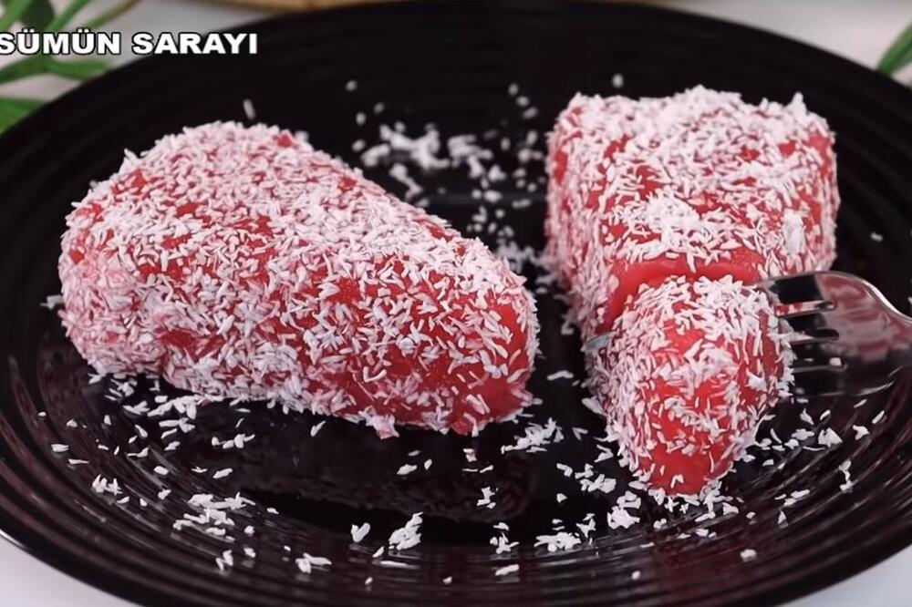 TREBAĆE VAM SAMO 5 MINUTA ZA OVU POSLASTICU: Kolač od tri sastojka ODUŠEVIĆE VAS, PRSTE DA POLIŽETE! (VIDEO)